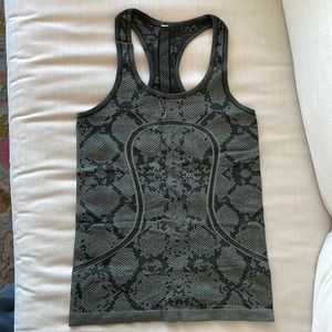 Lululemon Swiftly Tech Tank